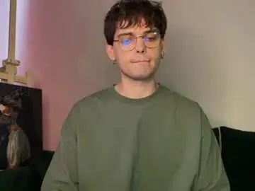 Chaturbate Free Live Porn of oliverlawrence