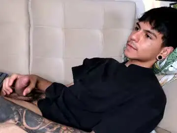 Chaturbate Nude Webcam of austin_falcon