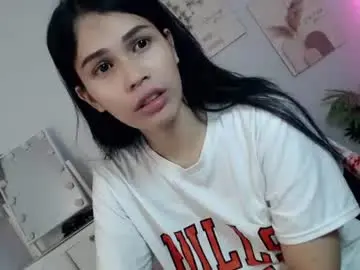 Chaturbate Watch Live Sex Cams of momi_khem019