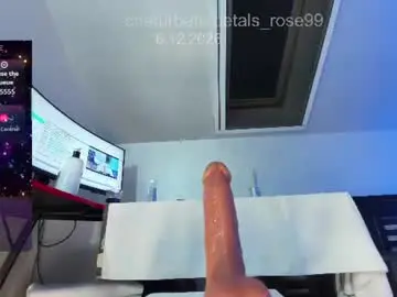 Chaturbate Watch Live Sex Cams of petals_rose99