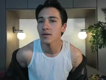 Chaturbate Live Sex Cam of andyjoy_