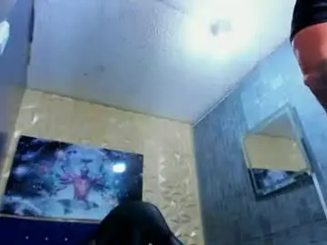Chaturbate Live Sex Cam of tyleer_scot