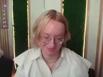 Chaturbate Live Sex Cam of amanda_butlerr
