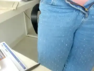 Chaturbate Best live sex cam show of emillybrowm