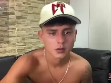 Chaturbate Live Sex Cam of bob_pettersonn