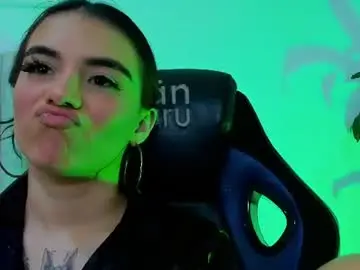 Chaturbate Live Sex Cam of isabella_hv