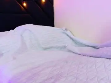 Chaturbate Adult Webcam of hornybarelylegalgirl