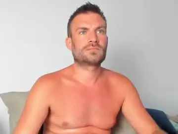 Chaturbate Live Sex Cam of 10in_deluxe