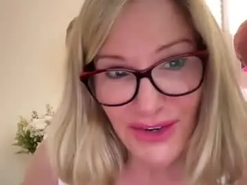 Chaturbate Live Sex Cam of milf_goddess