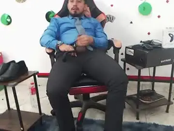 Chaturbate Live Sex Cam of kalethbigdick88