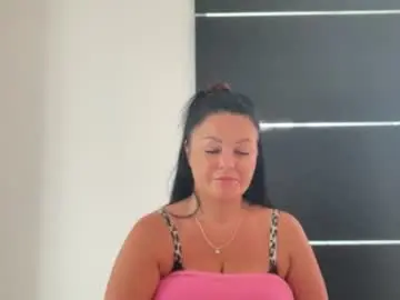 Chaturbate Adult Video Chat of secret_lia69