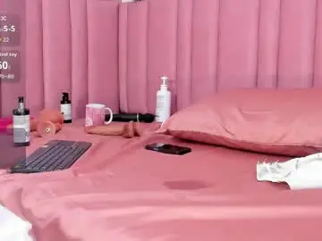 Chaturbate Live Sex Cam of isabella_santos1