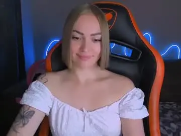 Chaturbate Live Sex Cam of larakrein_lk