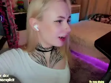 Chaturbate Live Sex of snake_bites