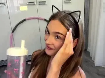 Chaturbate Live Sex Cam of littlemia19