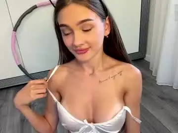 Chaturbate Free Live Porn of littlemia19