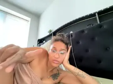 Chaturbate Watch Live Sex Cams of yanellyy