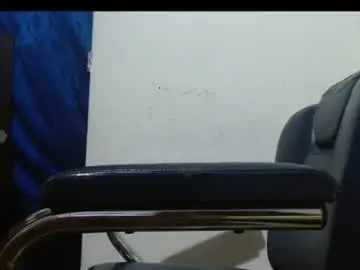 Chaturbate Watch Live Sex Cams of thehousedog