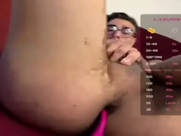 Chaturbate Free Live Porn of adamgrey__