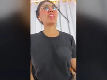 Chaturbate Adult Webcams of melodymoore_
