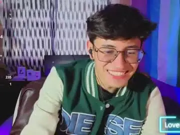 Chaturbate Watch Live Sex Cams of angelito18_twink