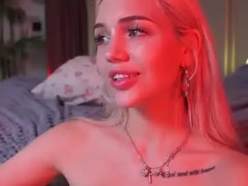 Chaturbate Live Sex Cam of milabunny_