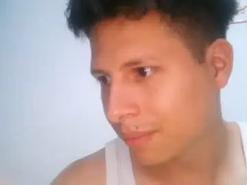 Chaturbate Best live sex cam show of rosscou8