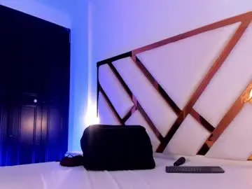Chaturbate Live Sex Cam of aron_cruz12