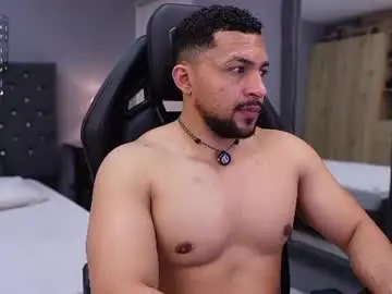Chaturbate Live Sex Cam of loganmartinx