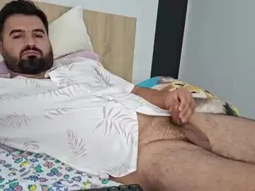 Chaturbate Live Sex Cam of daddyy000018