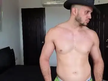 Chaturbate Free Live Porn of teddybear_07