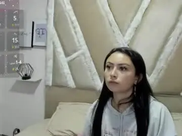Chaturbate Live Sex Cam of holly_rose69