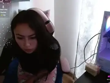 Chaturbate Sex Cam of holly_rose69