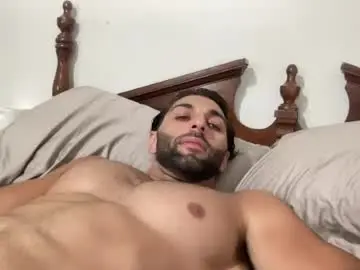 Chaturbate Adult Video Chat of fitcurvyman4fun_69