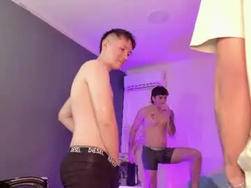 Chaturbate Free Porn Cam of handsomeboys19
