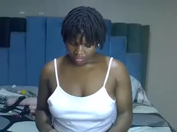 Chaturbate Live Sex Cam of melanin_moon