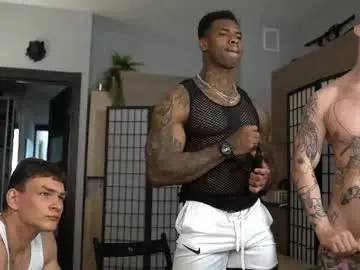 Chaturbate Free Porn Cam of ostine_brown
