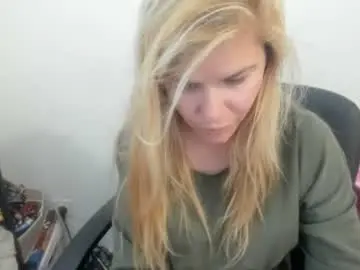 Chaturbate Live Porn of artsyandcraftsy_
