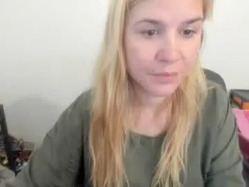 Chaturbate Live Porn of artsyandcraftsy_