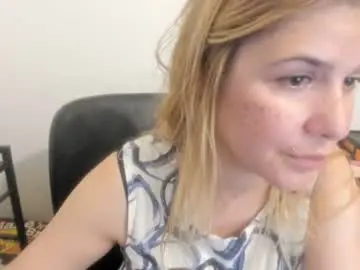 Chaturbate Adult Video Chat of artsyandcraftsy_