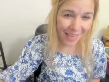 Chaturbate Sex Chat of artsyandcraftsy_