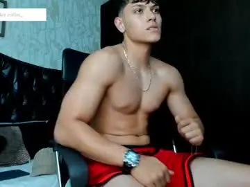Chaturbate Live Porn of dilanmiller_