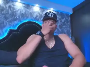Chaturbate Live Sex Cam of dilanmiller_