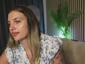 Chaturbate Best live sex cam show of ema_reese