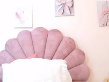 Chaturbate Live Sex Cam of mila_adamss