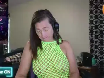Chaturbate Live Sex Cam of sexydistraction1