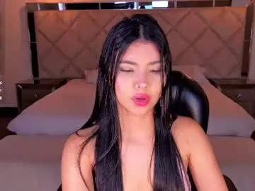 Chaturbate Sex Chat of mialaurence_