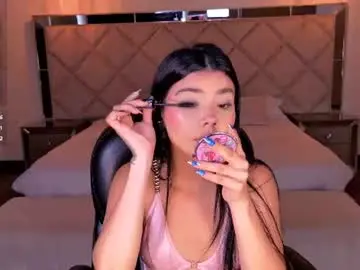 Chaturbate Adult Webcam of mialaurence_
