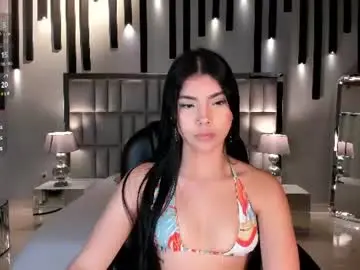Chaturbate Live Sex Cam of mialaurence_