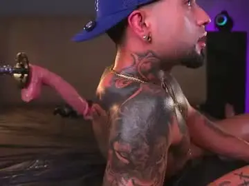 Chaturbate Adult Webcam of samuelboytattoo